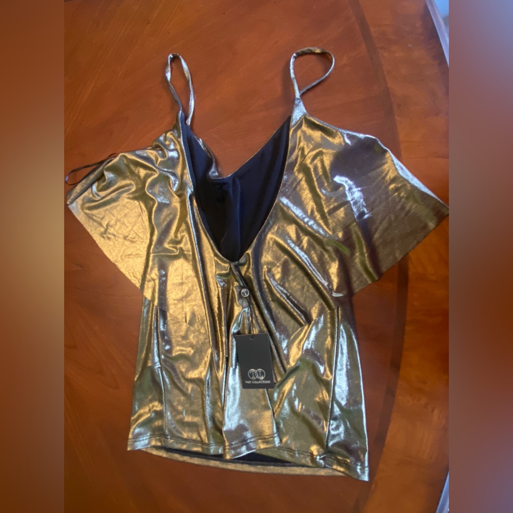 Tart’s Gold Metallic Top